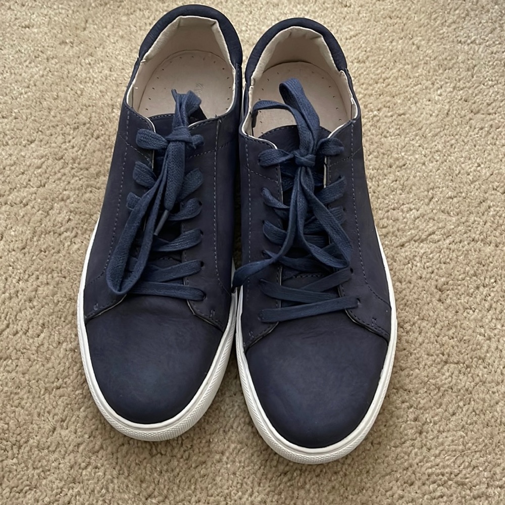 Kenneth Cole Sneakers size 8M Brand New